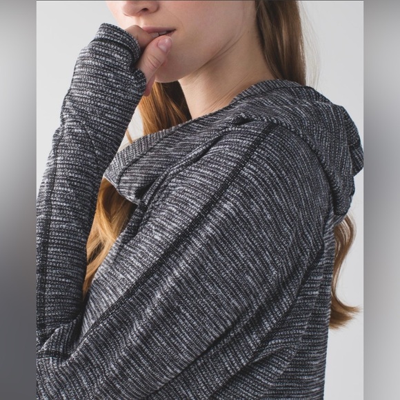 Lululemon Healthy Heart Pullover II size 12 - Picture 5 of 14